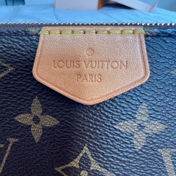 Louis Vuitton Small Pochette - Picture 3 of 17